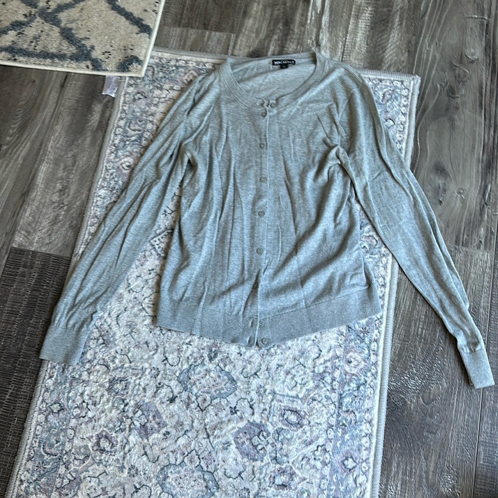 Light weight gray jcrew button down cardigan (small)